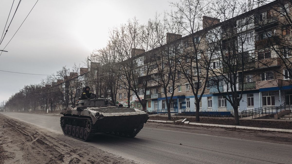 Generál Zalužnyj: Rusové s novou silou znovu zkusí dobýt Kyjev